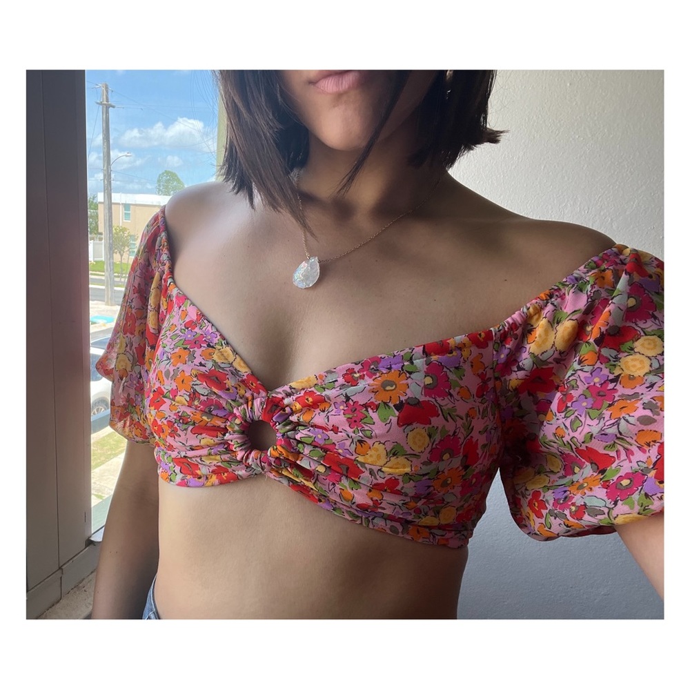 Floral Crop Top 🌺🌸💐